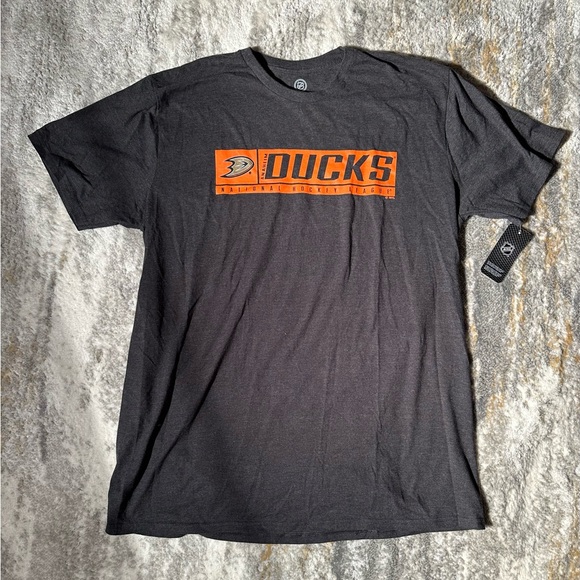 Anaheim Ducks T Shirt - Picture 1 of 5